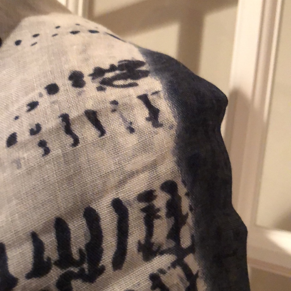 Bass Scarf - Picture 4 of 6